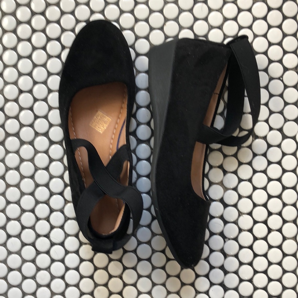 Love Black Wedge Shoes with Classic Design